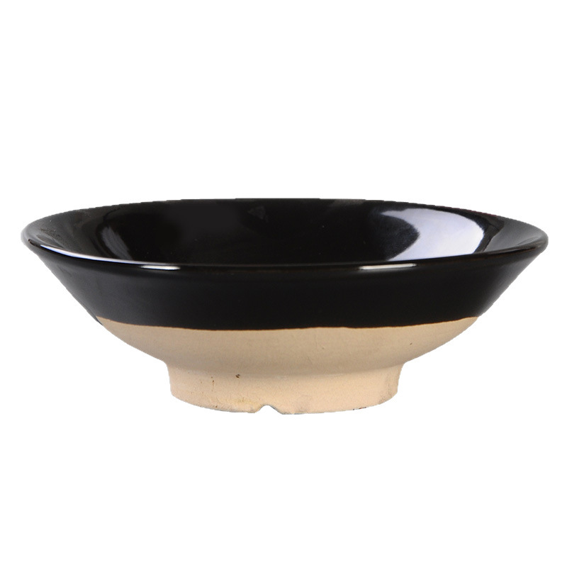 酒碗は昔の陶磁器の黒碗に似せています。|undefined