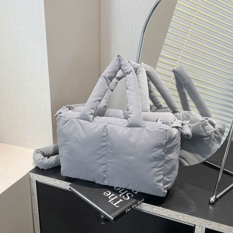 2025 nuevo cross-border cuadrado bolso de plumón portátil de espuma de algodón de mujer brazalete ligera relleno de algodón mochila casual image 10