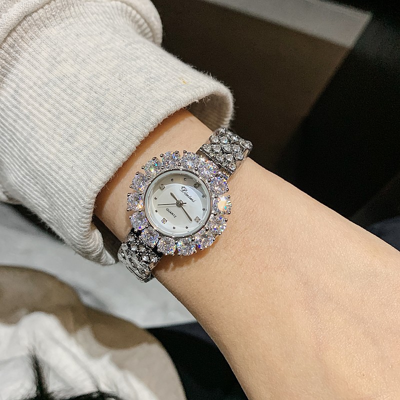 Elegant Lady Geometric Jewelry Buckle Quartz Women's Watches display picture 5