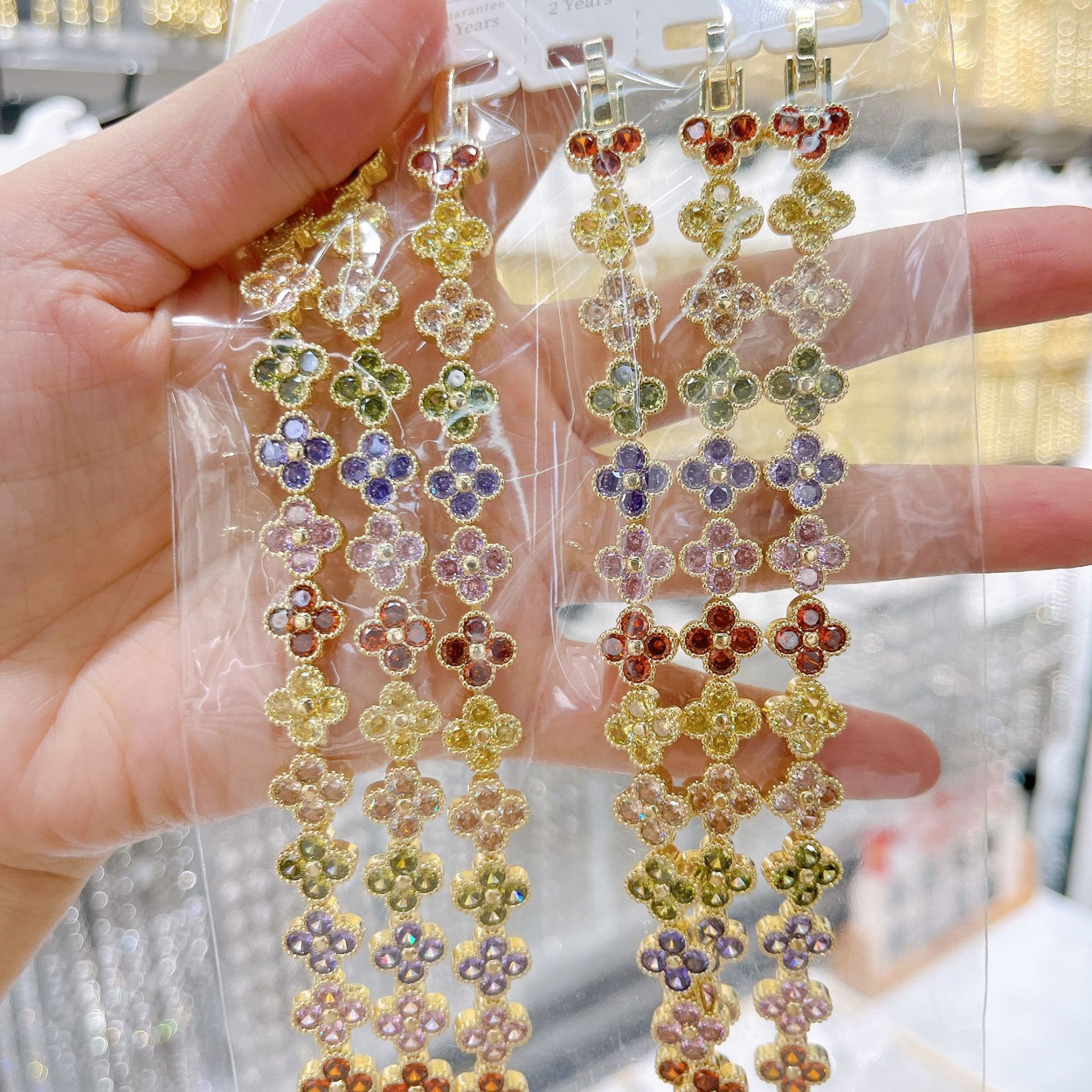 universal bracelet with zircon