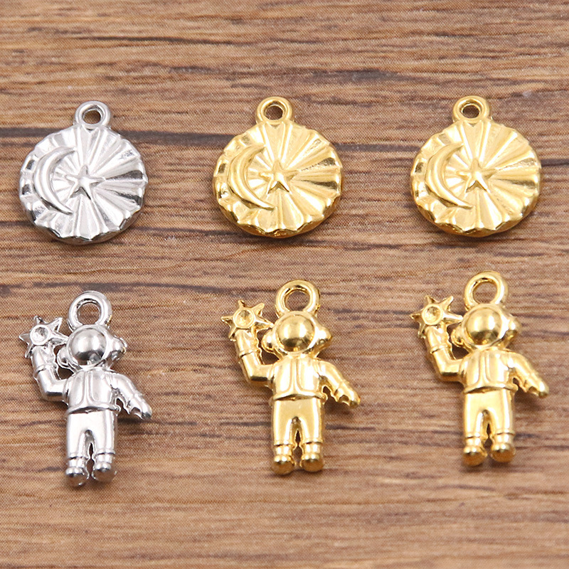 2 Models, 2 Colors, 304 Stainless Steel Gold Vacuum Plating Charm Moon Star Alien Pendant Jewelry Accessories