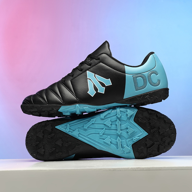 Transfronterizos nuevos zapatos de fútbol de clavos de la Copa del Mundo AG hombres adultos adolescentes TF zapatos de entrenamiento de clavos al por mayor zapatos deportivos image 1