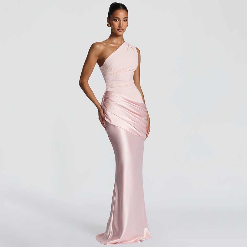 Abito da sera in raso monospalla elegante e attillato donna_voghion.com