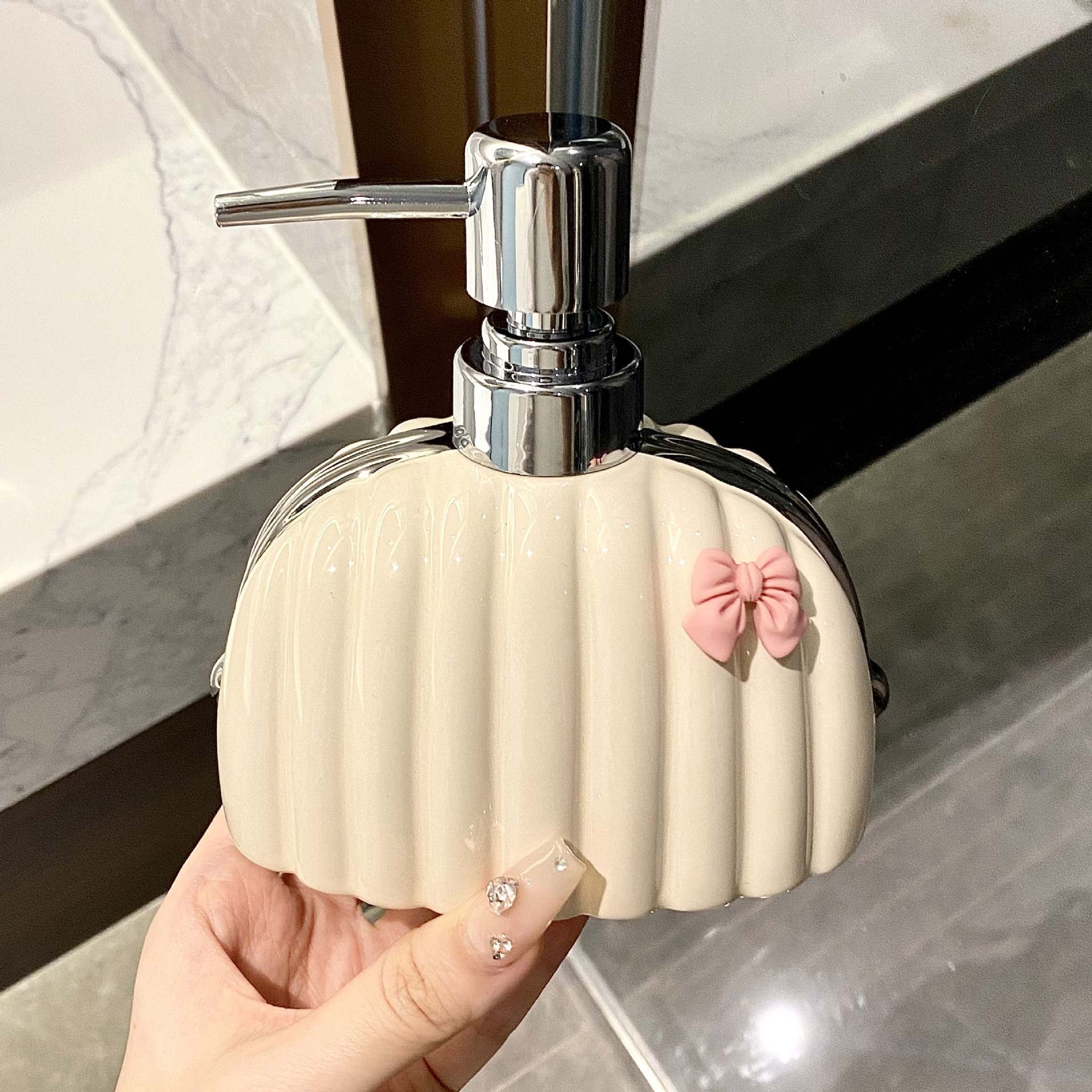 Crema estilo desinfectante de manos botella baño lavado de mesa Botella de loción Gel de ducha Champú de tipo de prensa sub-botella vacía