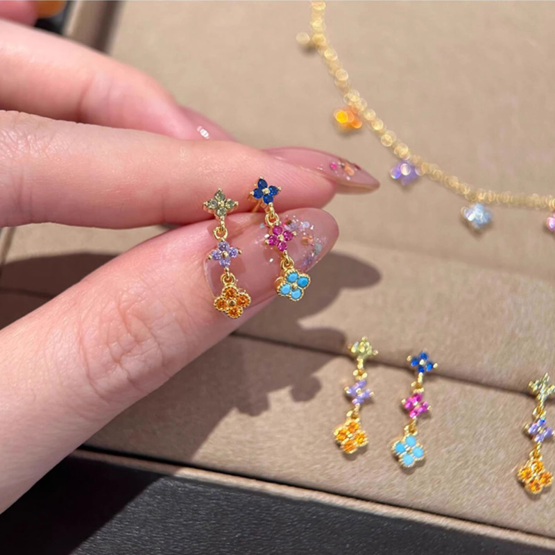 Xiaohongshu's Same Style Colorful Zirconium Four-Leaf Clover Tassel Earrings, Accessible Luxury, High-End and Elegant Earrings for Women, Unique and Beautiful Earrings