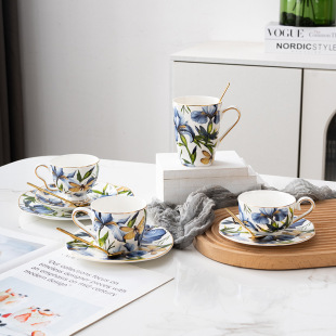 �͹��Lɫ�Ի����R�˱�����������մɱ����b�߼��а��ֶY���w�YƷ