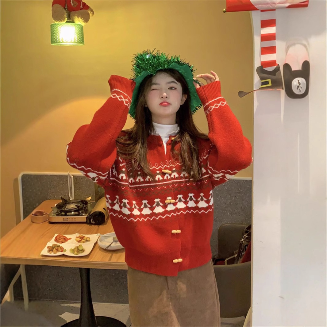 일본식 레트로 혼 버클 스웨터 코트 여성의 가을과 겨울 새로운 도착 분위기 크리스마스 올매치 세련된 니트 카디건