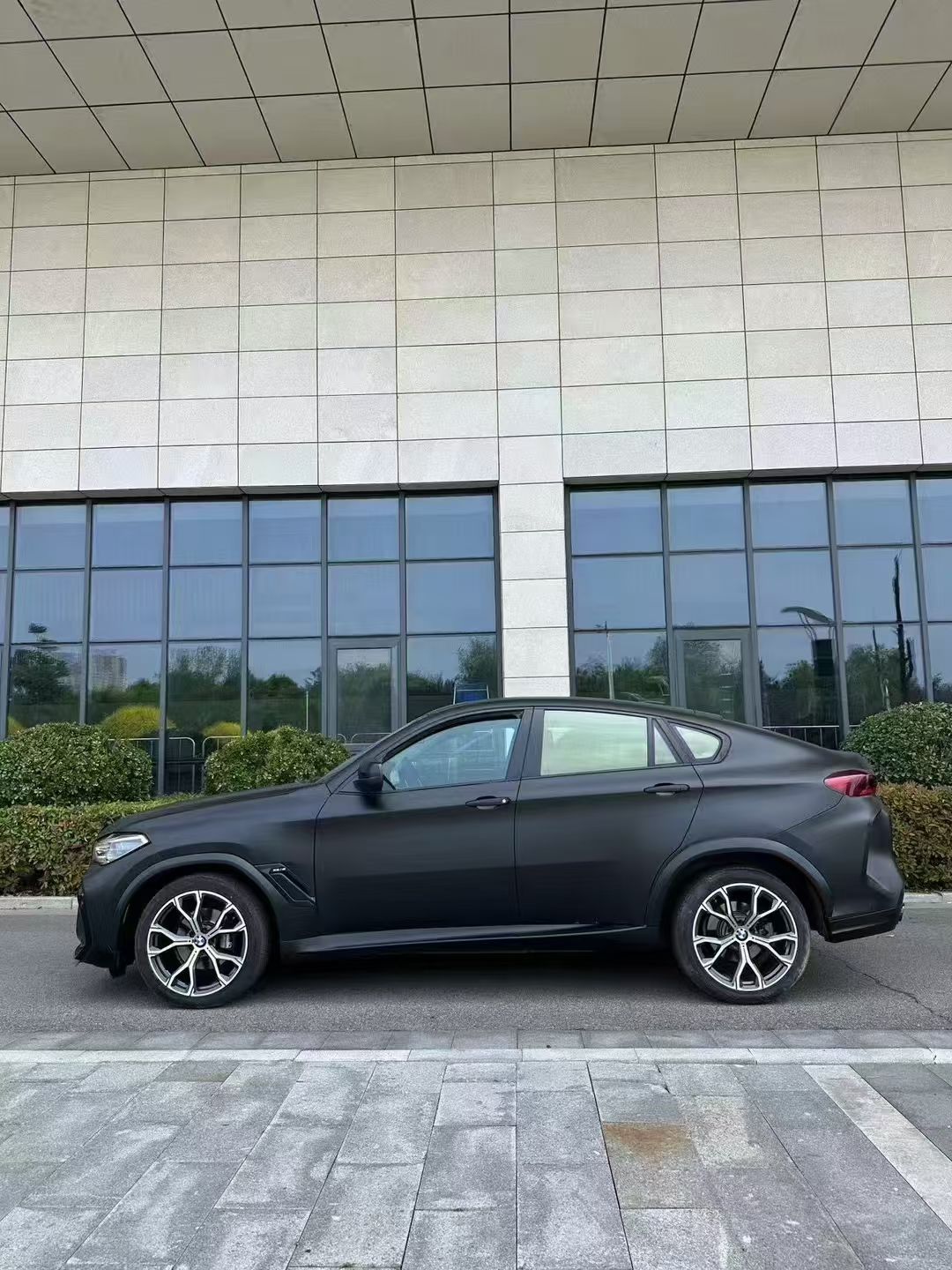 Suitable for Bmw X6 E71 Upgrade to New X6M Old-To-New Body Kit, Front and Rear Bumper Assembly, Four Exhaust Tips, Wheel Arches
