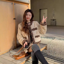 羊羔毛外套女2024秋冬新短款小香风毛毛外套复古宽松夹棉毛绒上衣