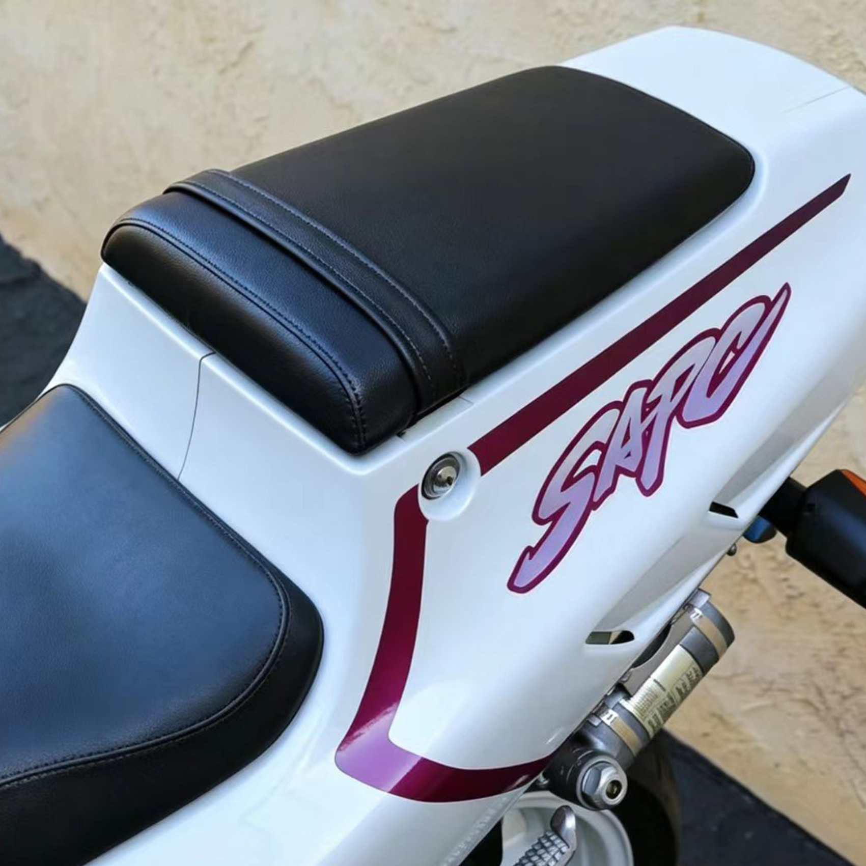 Suitable for Suzuki Rgv250 Rgv/Vj22 Rear Seat Cushion Assembly, Rear Hump, Rear Tail Cover Modification Parts