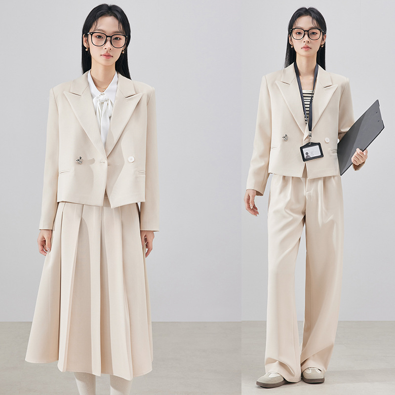 Gray Blazer for College Students, Short Style for Petite Women, High-End Suit Set for Commuting, Interviews, and Professional Attire Gray Blazer for College Students, Short Style for Petite Women, High-End Suit Set for Commuting, Interviews, and Professional Attire