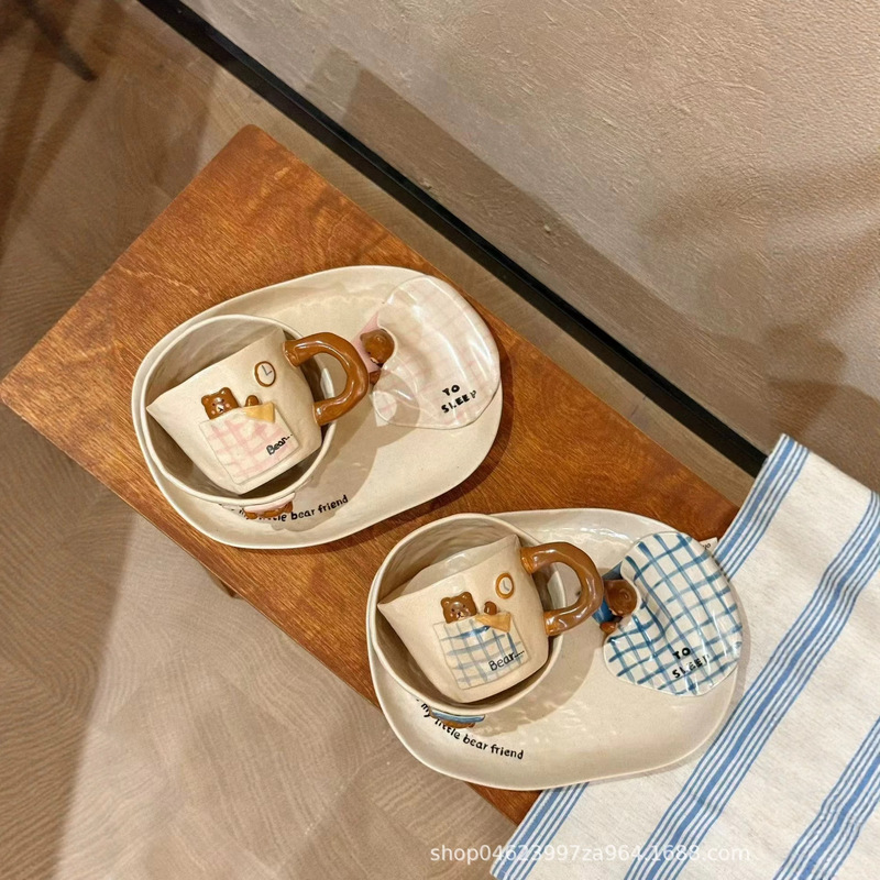 Retro 3D Bear Ceramic Tableware Set: Water Cup, Rice Bowl, Plate, Children's Set, High Aesthetic Value, Couple's Tableware for Home Use Retro 3D Bear Ceramic Tableware Set: Water Cup, Rice Bowl, Plate, Children's Set, High Aesthetic Value, Couple's Tableware for Home Use
