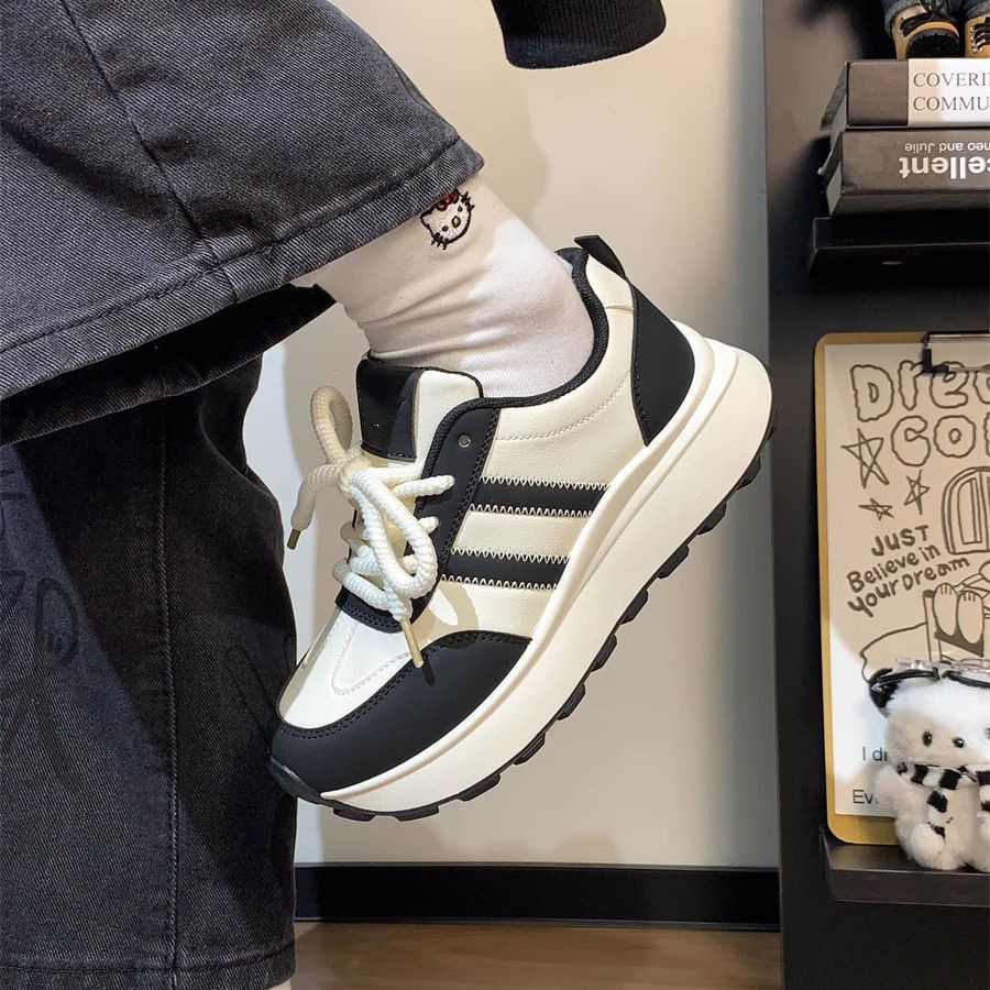 Zapatos deportivos ligeros para mujeres, zapatos Gump pequeños, primavera de 2025 nuevos zapatos de suela suave, zapatos de suela gruesa