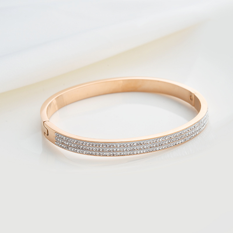 Pulsera de titanio y acero para mujer, diseño moderno y sencillo, pulsera de lujo que no se desvanece, venta al por mayor en stock.
