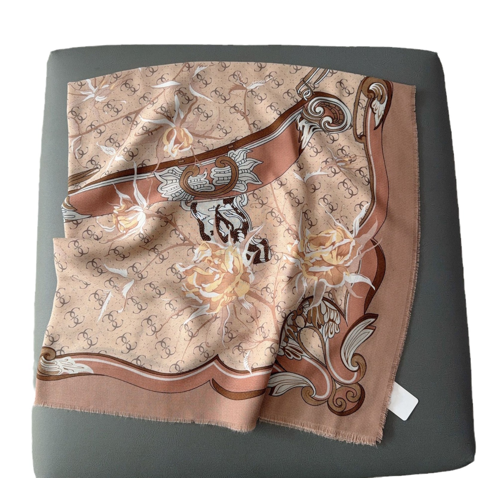 Nueva suelta gran bufanda cuadrada de las mujeres de moda elegante decorativo bufanda caliente viajes al aire libre chal fabricante en stock