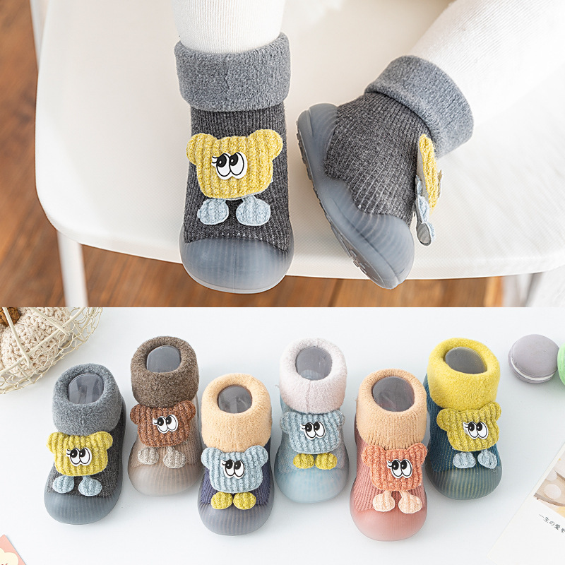 Zapatos para bebés con suela suave otoño y invierno antideslizante para niños pequeños, calcetines de suelo cálido, zapatos de algodón cómodos