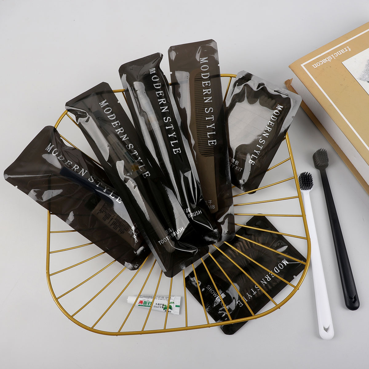 Customized Hotel Disposable Storage Toothbrush, Comb, Slippers, Consumables, Waterproof Coated Packaging, Hotel Supplies