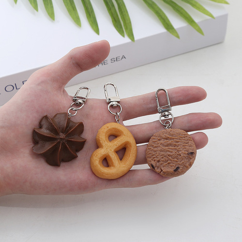 New simulation 1:1 cookie key chain wallet pendant decoration girl heart interesting mobile phone pendant wholesale