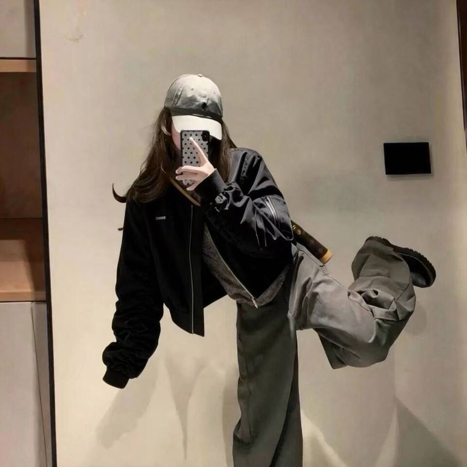 Áo khoác jacket nữ dáng ngắn form rộng vai đứng kiểu bóng chày, dài tay, khóa kéo — Màu kaki, hai lớp, có lót vải, Đen hai lớp có lót chi tiết 9