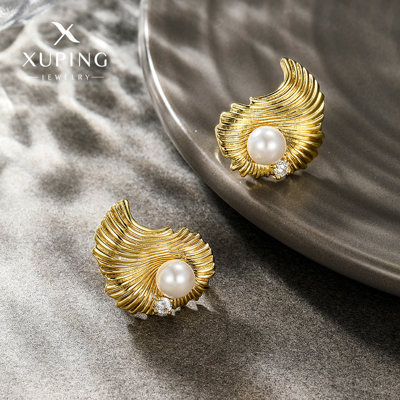 Pendientes de clip Xuping de aleación nueva, electrochapados en color 14k, con imitación de perla y piedra preciosa artificial, estilo moderno y sencillo.