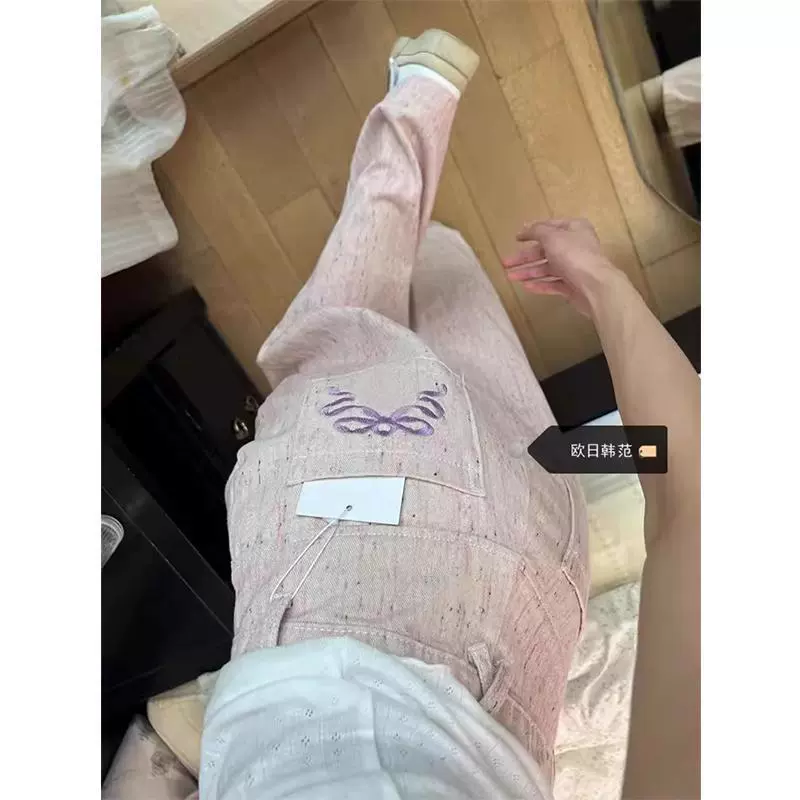 Джинсы oversize, высокий пояс, свободный прямой крой с вышивкой, сезонный тренд