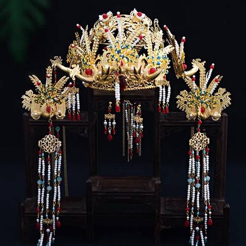 Phoenix Crown: Modern-Style Bridal Headdress for Hanfu Wedding—New Design, Luxurious Chinese-Style Wedding Accessory Perfect for Imperial Queen's Grand Ceremony and Show He Style Hairstyles