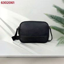 男士真皮单肩包斜挎包男真皮夏天小包头层牛皮复古休闲单肩男包潮