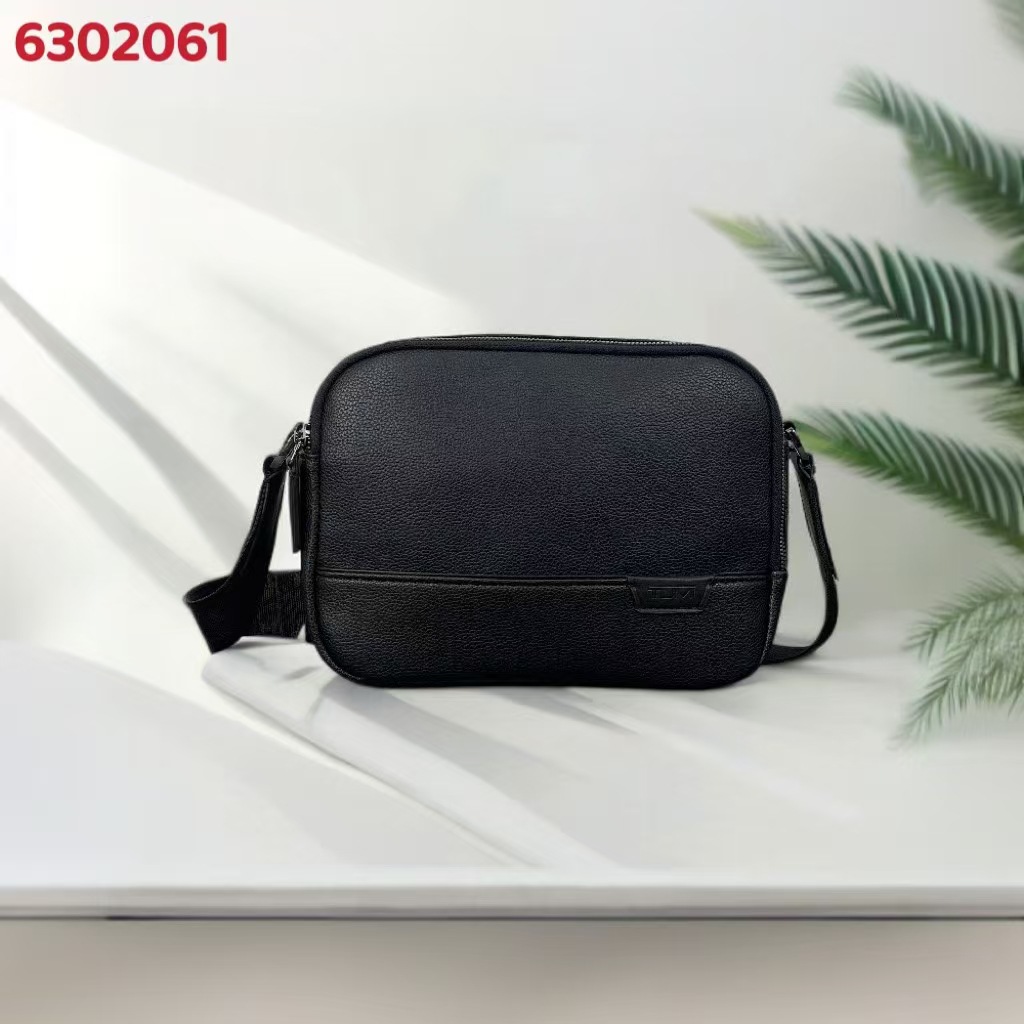 男士真皮单肩包斜挎包男真皮夏天小包头层牛皮复古休闲单肩男包潮