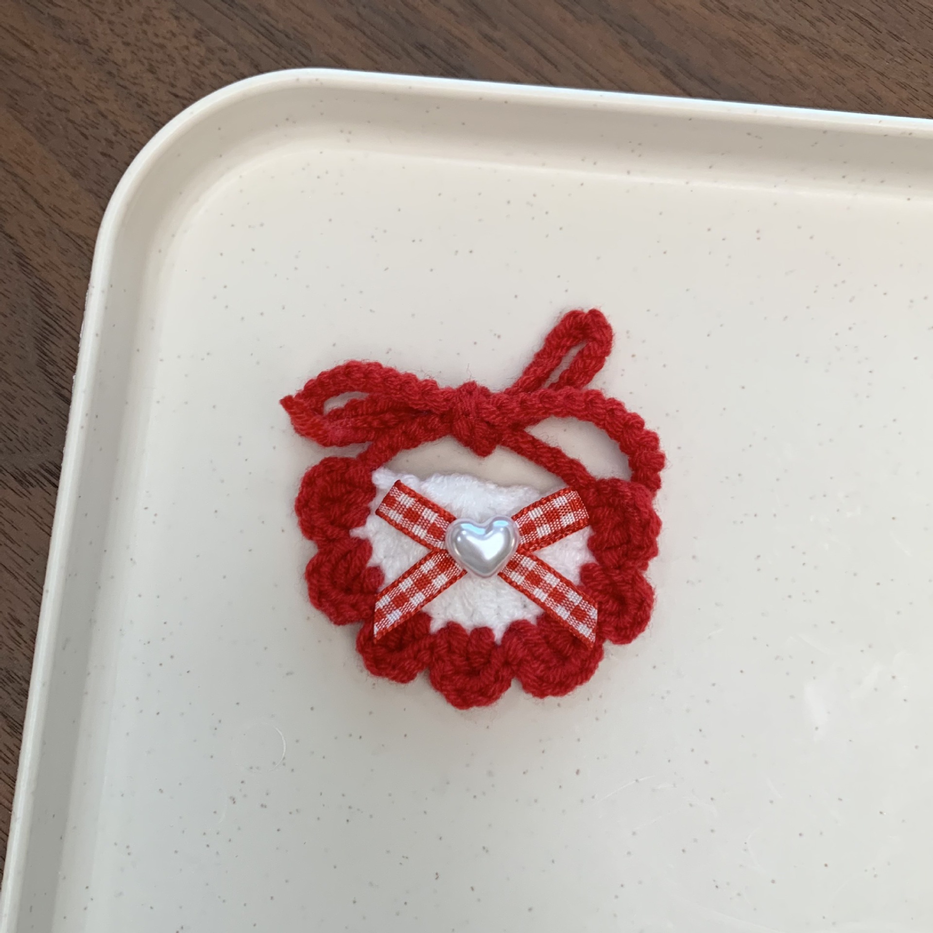 With bow, red