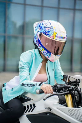 Motosiklet kaskı (dəbilqə) — female men's motorcycle full helmet - 2025-new-model-stitch-single-lens-xs