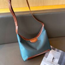 �μ�Ů���������r�к��s�ٴ�ُ����������������ˮ�ɲ�ײɫ����