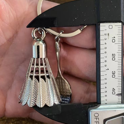 Manufacturer's hot selling metal key chain key chain simulation badminton key chain small gift arena club