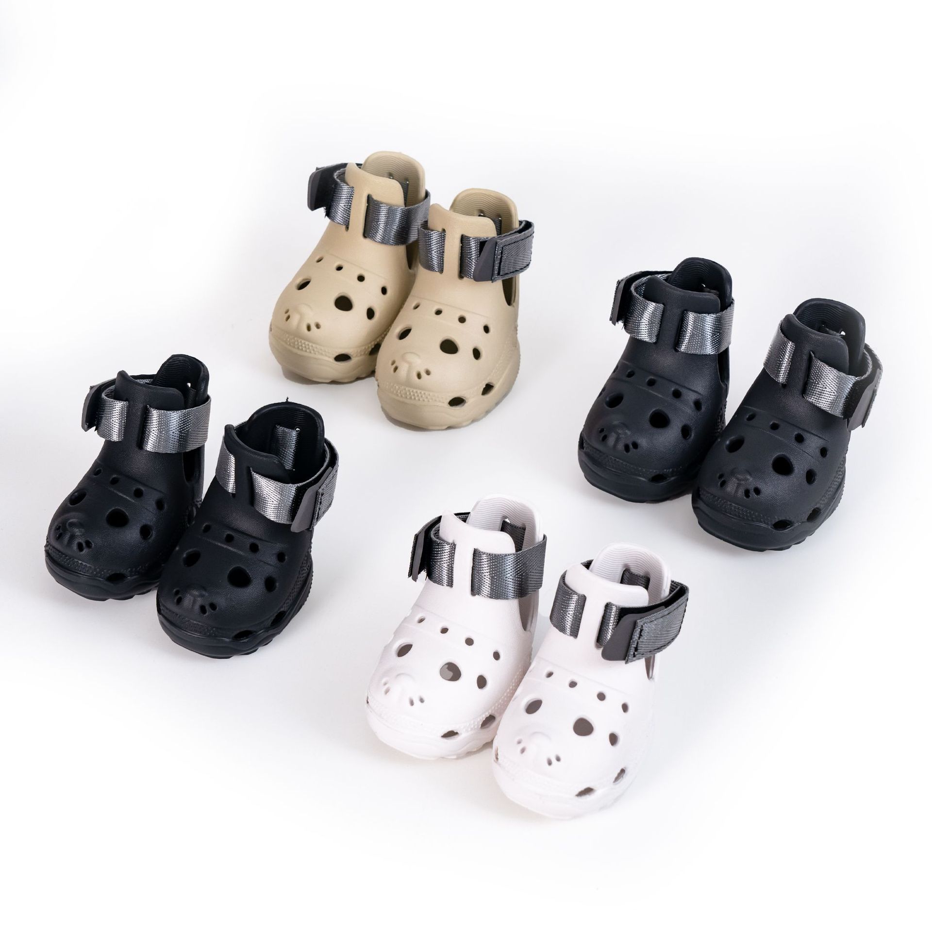 Zapatos de perro primavera y verano botas de lluvia de perro en el extranjero comercio electrónico zapatos para perros grandes suministros de zapatos para mascotas peluche de pelo dorado zapatos de agujero