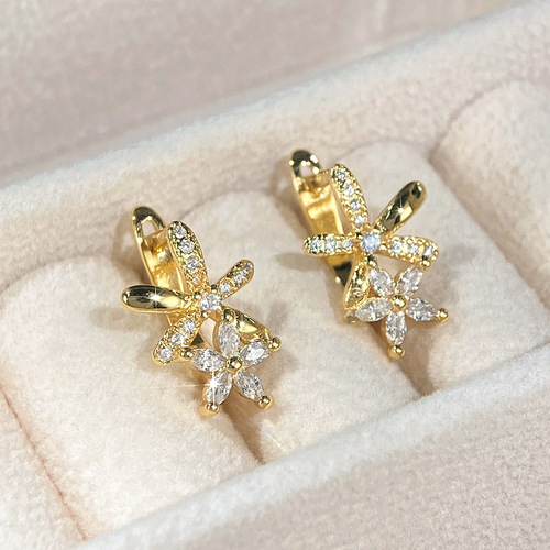 Cao Shi Han-style cute and exquisite copper-inlaid zircon flower earrings for women, Instagram influencer high-quality floral women's earrings