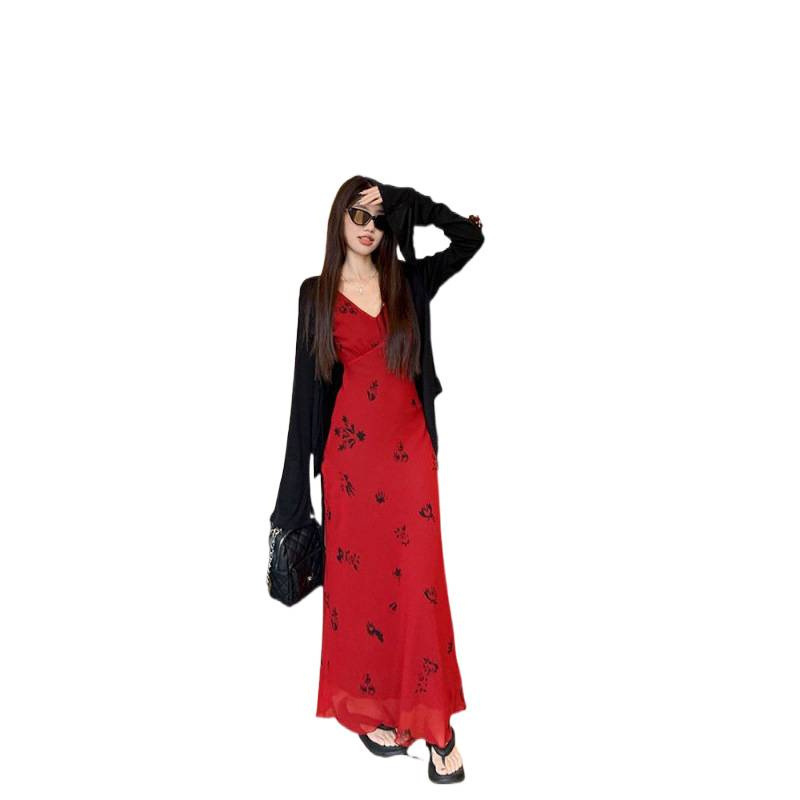 红色浪漫碎花V领背心连衣裙女夏季新款垂感时尚收腰显瘦小众长裙|undefined