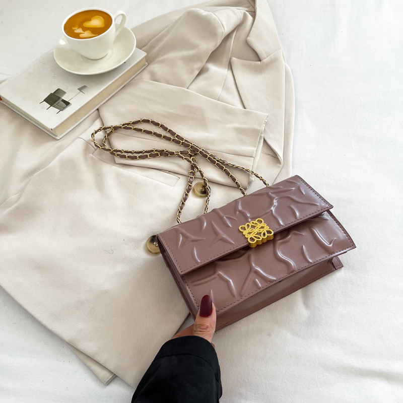2023 verano textura pequeña bolsa cuadrada Bolsa de mensajero de hombro de cadena elegante de las mujeres de moda de este año