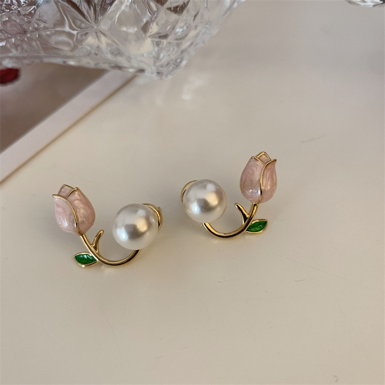 Tulip Pearl Earrings 5