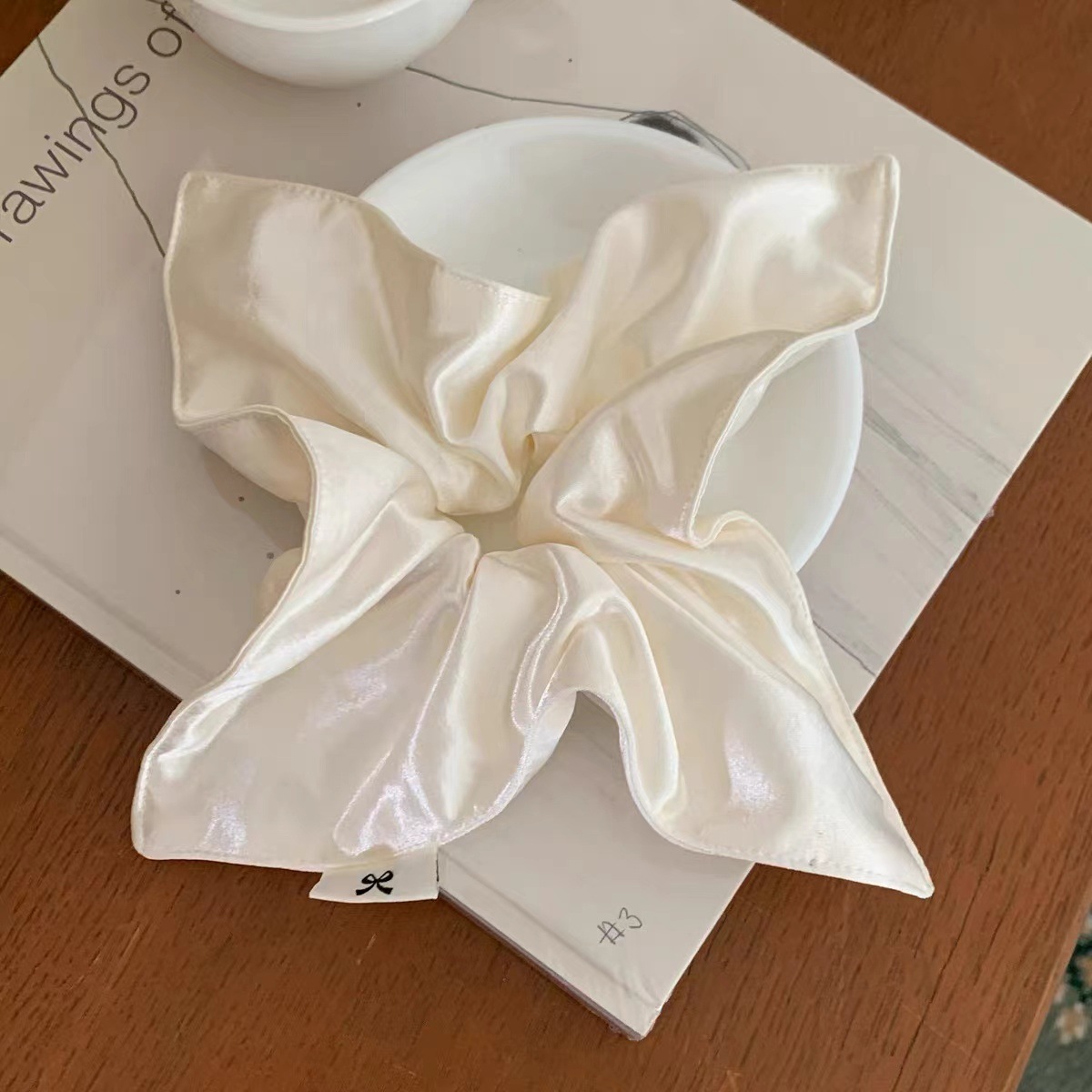 오프화이트[새틴 스퀘어 머리끈]