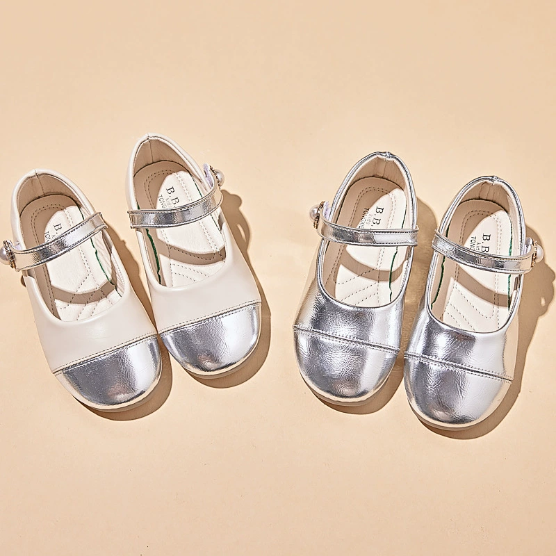Туфли принцессы для девочек, детская обувь, новинка 2023 года, весенне-осенние маленькие кожаные туфли, серебряные осенние туфли на мягкой подошве для маленьких девочек