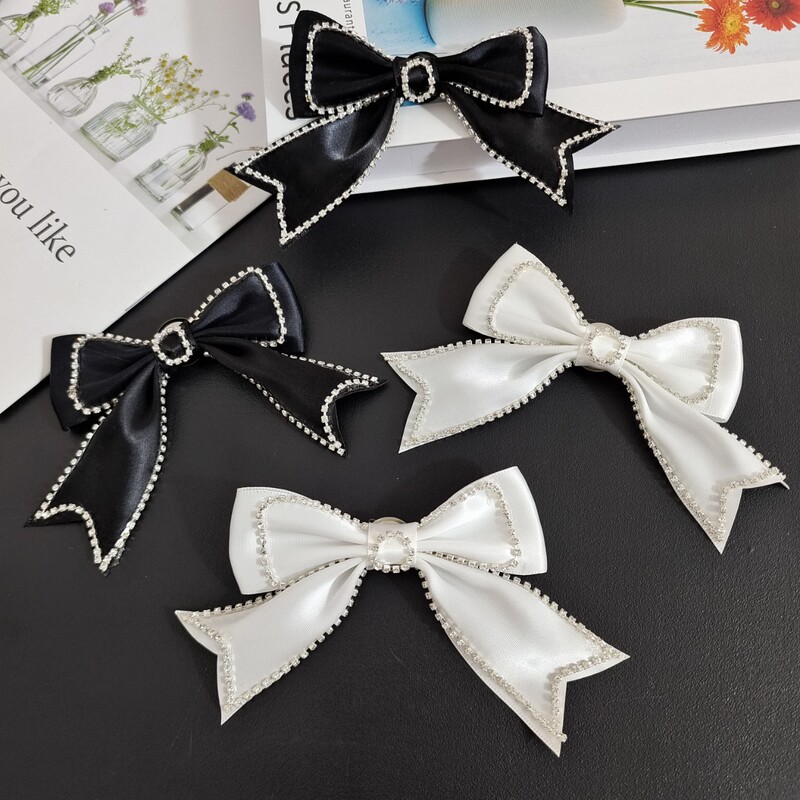 Shake the sound of the best selling new Korean version of the small style ribbon diamond black and white bow suit dress corsage Accessories Wholesale