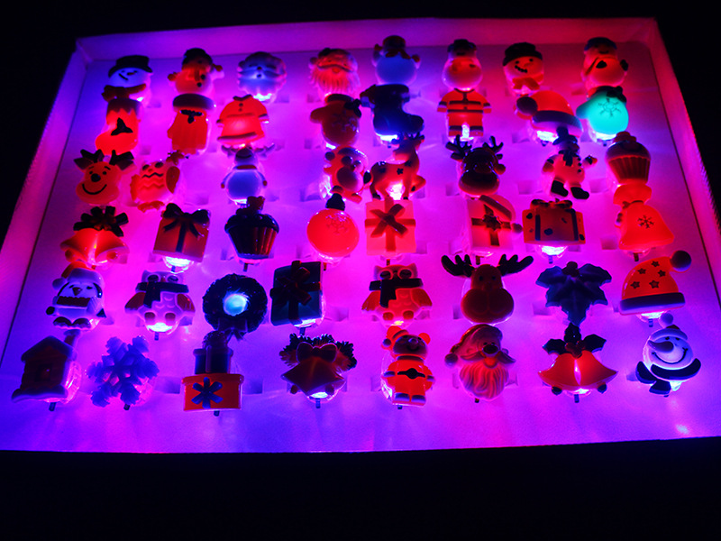 8g Weight Resin Material Christmas Festival Snowman, Elk Pattern Christmas Led Glowing Cartoon Cute Children Ring Toy 4