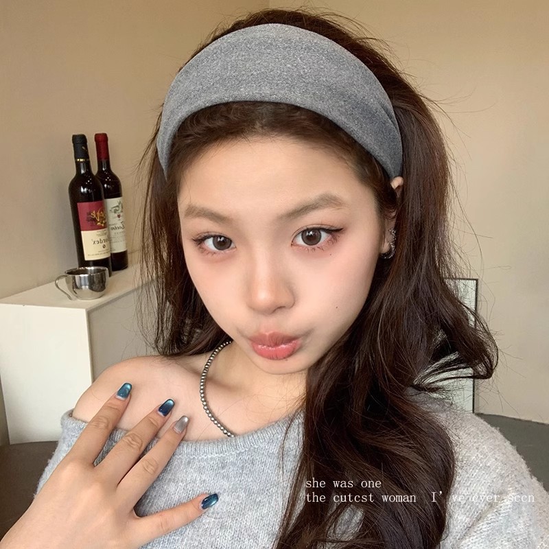 Otoño y invierno retro de moda de alto nivel sensación de banda ancha de cabello temperamento simple lavar la cara banda de cabeza para salir al cabello accesorios para el cabello