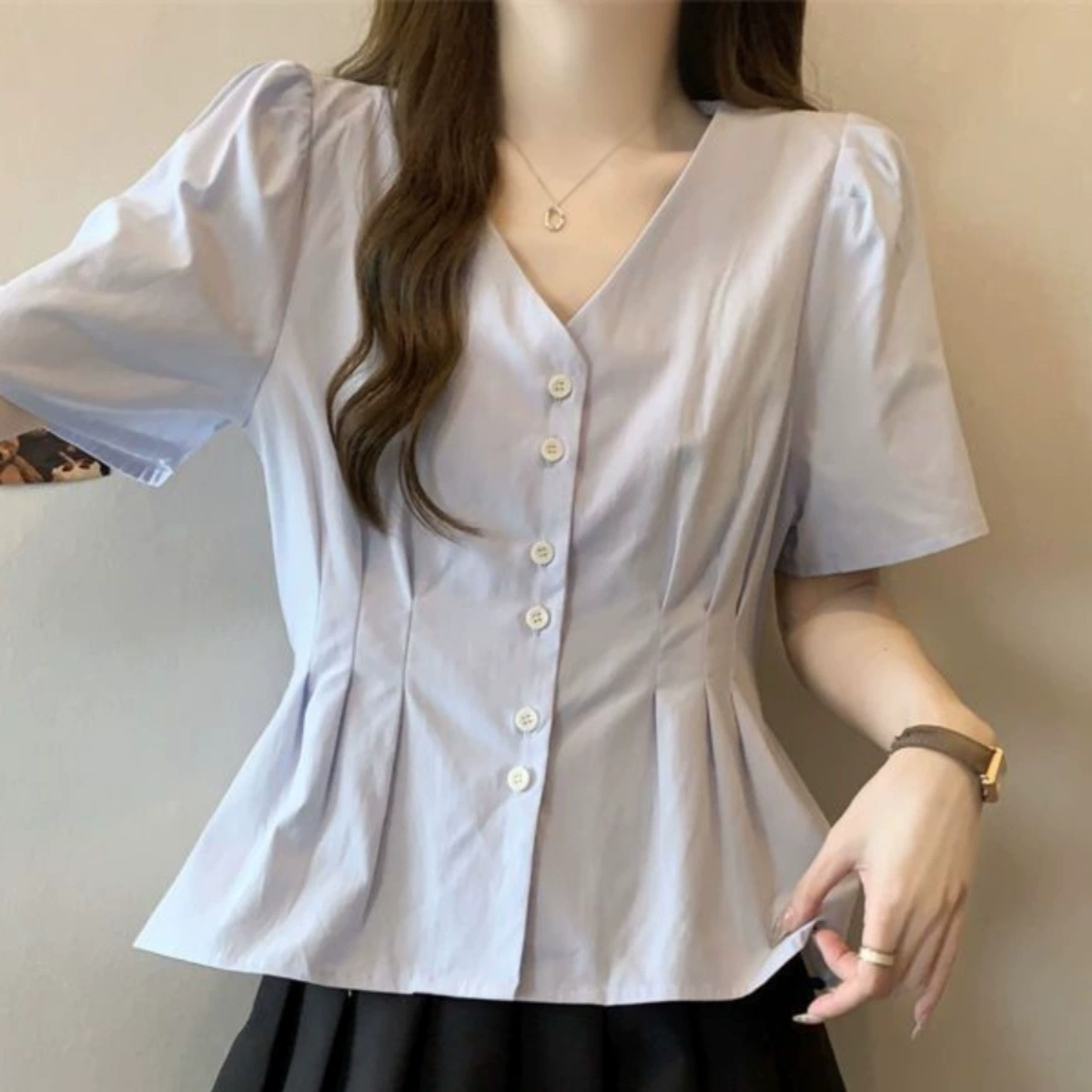 Женская одежда больших размеров. Женская рубашка в корейском стиле с облегающей талией, новый летний шикарный топ для похудения с короткими рукавами и дизайном.