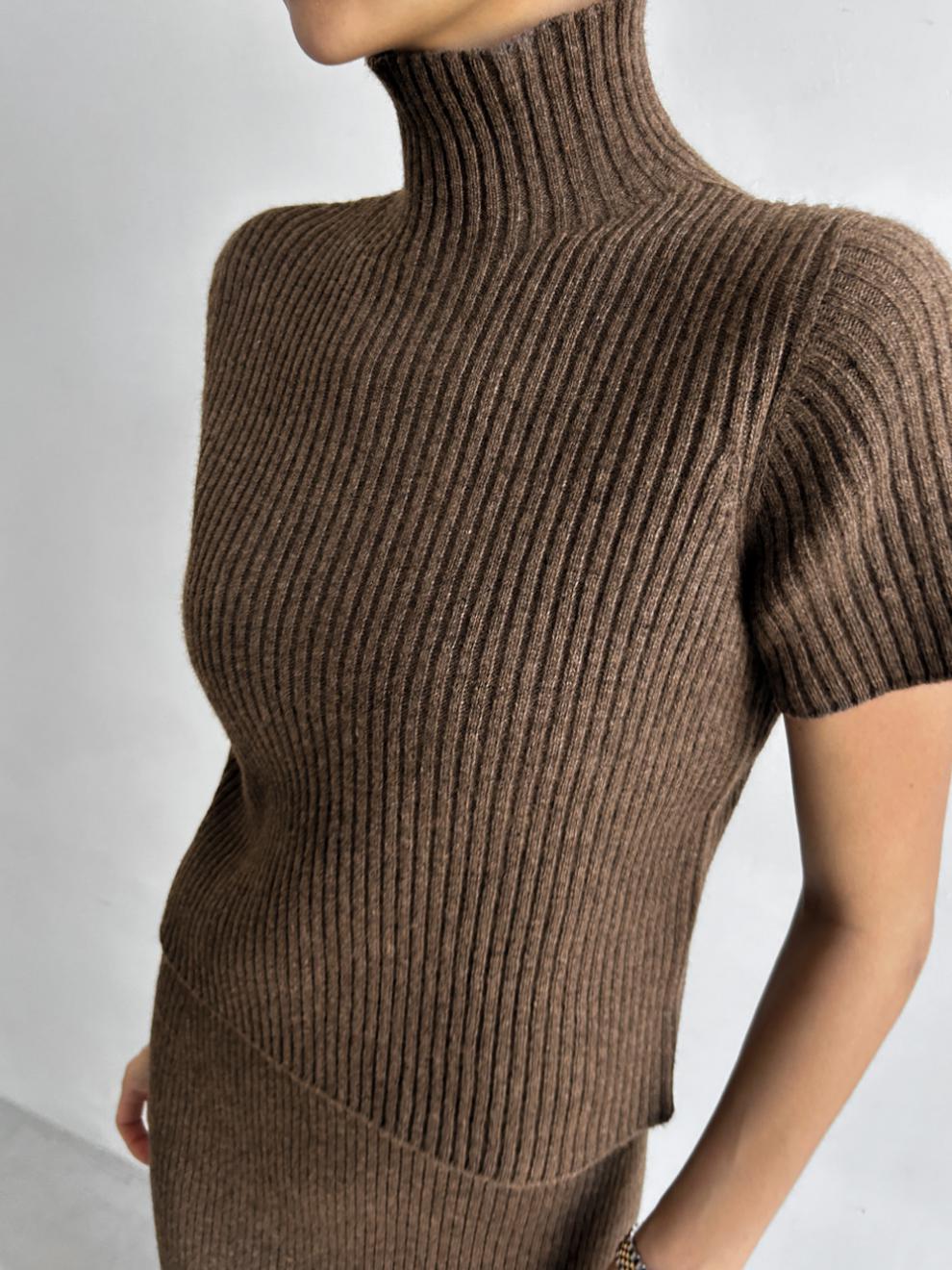 Abbigliamento donna chic primavera retrò temperamento collo alto versatile maglione a maniche corte + gonna con spacco sui fianchi tailleur gonna_voghion.com