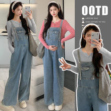 实拍2025秋冬季孕妇背带裤套装新款时尚洋气牛仔阔腿裤减龄两件套