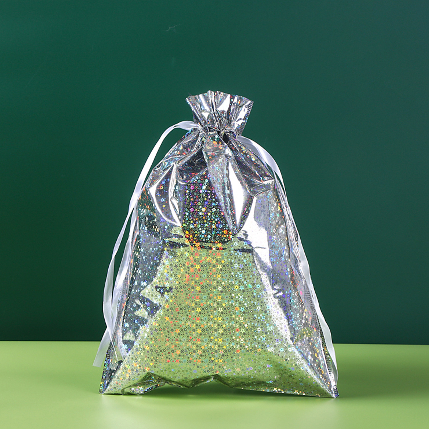 Inventario de cinta de cuerda de dibujo bolsas de dulces de plástico bolsas de regalo frescas bolsas de láser bolsas de regalo Navidad