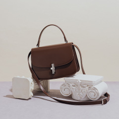 New Retro Leather Accordion Bag Shoulder Bag Hand-held Tofu Square Bag Commute Bag Crossbody Bag Niche Women's Bag