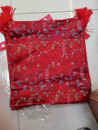 Grandchildren's bag for storing red dates, peanuts, candies, and dried fruits