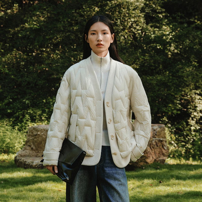 [Winter Clothing Preparation Season] Short down Jacket for Women 26 Winter V-Neck Quilted Cardigan Lightweight Warm White Duck down Coat
