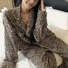 秋冬天新款德绒保暖睡衣女长袖宽松加绒网红家居服甜美翻领套装女